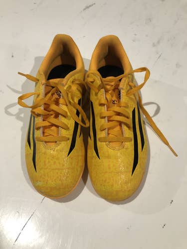 Men's Indoor Adidas F5 soccer shoes