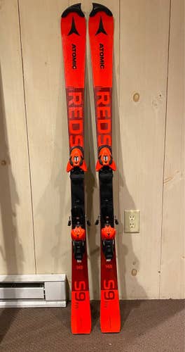 2021 Atomic Redster S9 145 cm Slalom Race Skis + DIN 12 Bindings