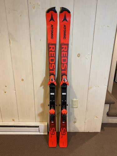 2021 Atomic Redster S9 152 cm Slalom Race Skis + DIN 12 Bindings