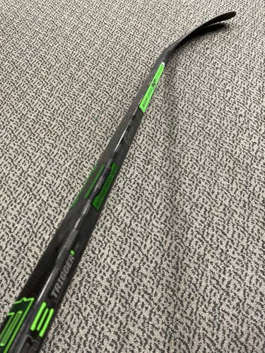 CCM Trigger 5 Pro 75 flex P90TM Left hand stick