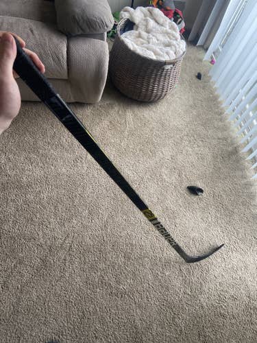 Used Right Handed Mid Pattern Supreme 2S Pro Hockey Stick