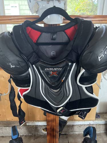 Senior Large Bauer Vapor 1X Shoulder Pads