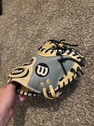Wilson A2000 Pedroia Fit 33.00" Baseball Catcher's Mitt