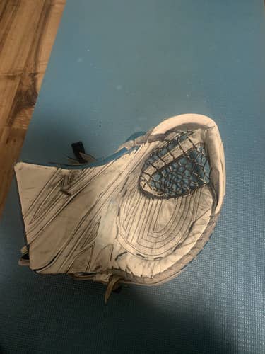 CCM Eflex 4 580 glove