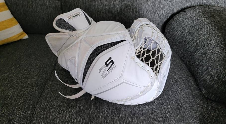 Senior Used Bauer Full Right Supreme 2S Pro