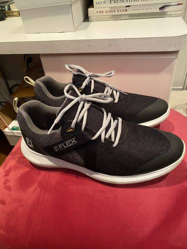Used FootJoy FJ Flex Spikeless Golf Shoes  Black 10 M (worn once)