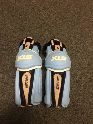 UNC Team Issued Large STX Arm Pads