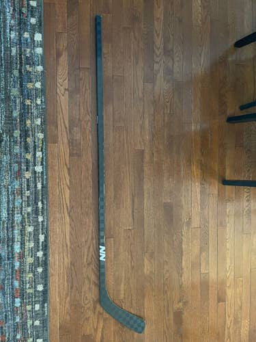 **PATRICK KANE PRO STOCK CURVE** NoName Hockey Stick NN10 77 Flex