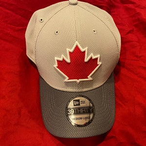 Toronto Blue Jays New Era Size Medium-Large Hat * NWT