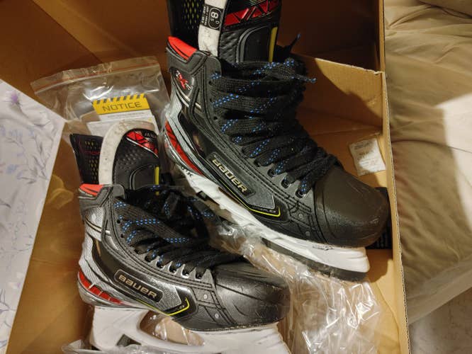 Senior Used Bauer Vapor 2X Pro Hockey Skates Regular Width Size 8.5