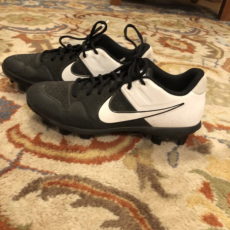 huarache molded cleats