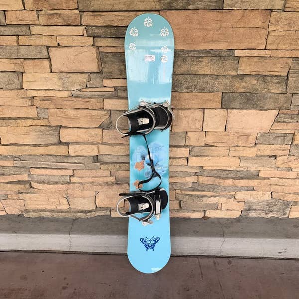 Used Rossignol Sublime 151 Cm Snowboard Womens Combo