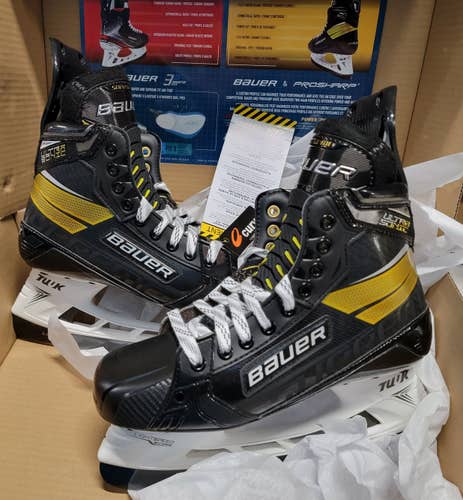 Senior New Bauer Supreme UltraSonic Hockey Skates Size 8.5
