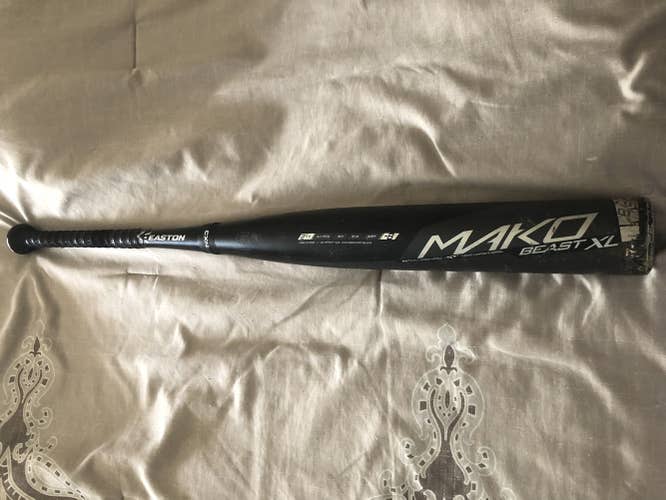 Kid Pitch (9YO-13YO) 2017 Composite (-8) 24 oz 32" Mako Beast Bat