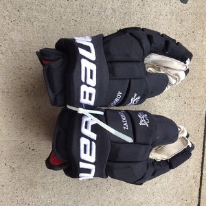 Colorado Avalanche Game Used Pro Stock Bauer Vapor 1X Pro Lite Gloves 15“ Zadorov