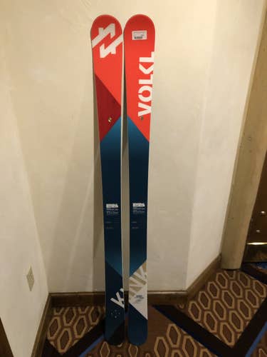 New Volkl Kink Skis 163cm long (372714)