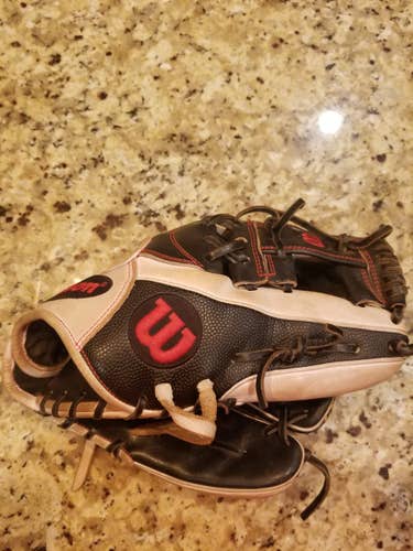 Used Wilson A2000 1787 Right Hand Throw Infield Baseball Glove 11.75"