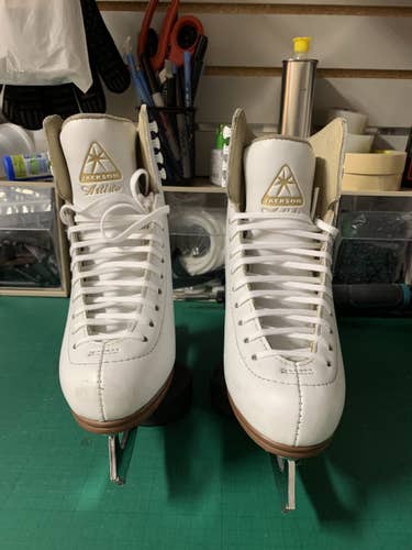 Used Jackson Ultima Artiste Size 4.5 B Figure Skates
