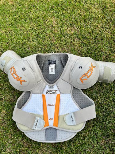 Reebok 4k shoulder pads