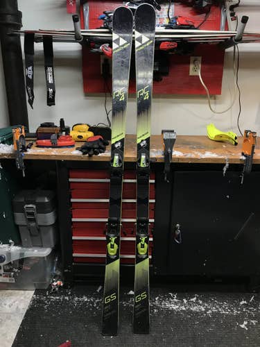 Used Fischer Racing RC4 World Cup GS Skis
