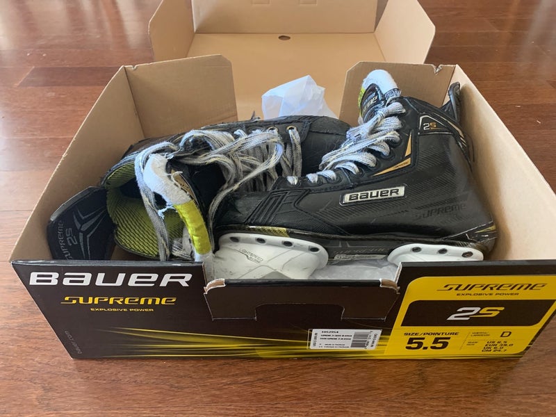 Youth Bauer Regular Width Size 5.5 Supreme 2S Hockey Skates