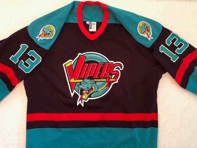 (IHL) Detroit Vipers #13 Andy Bezeau