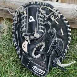 Akadema Pro catcher glove