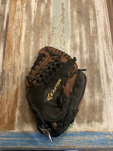 Easton Rival Youth Baseball Glove