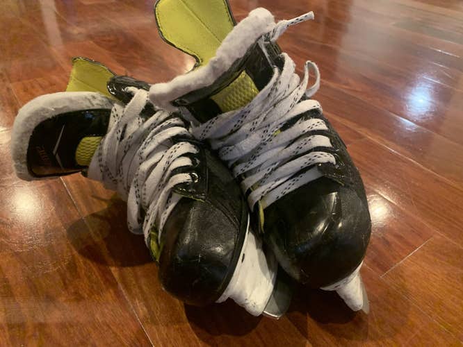 Youth Used Bauer Supreme S27 Hockey Skates Regular Width Size 13