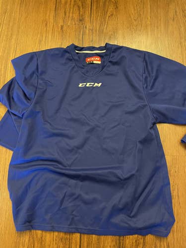 New Blue CCM 5000 Practice Jersey Sr MD