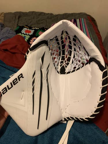 Bauer Vapor Hyperlite Catch Glove