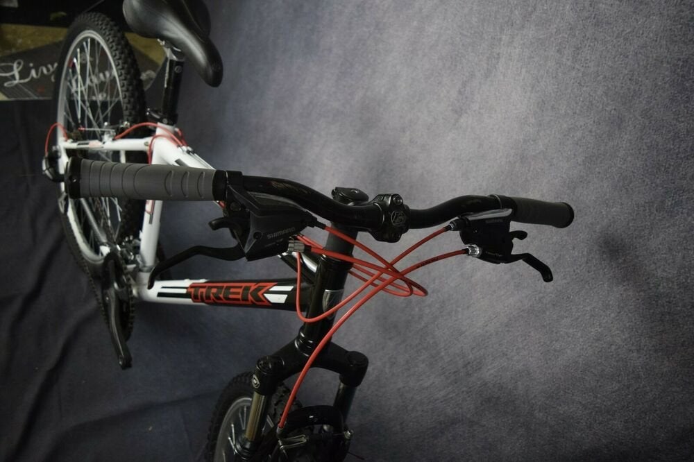 TREK 820 ST MOUNTAIN BIKE 16\