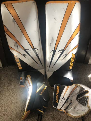 Used 35" Bauer Regular Supreme 2S Goalie Full Set