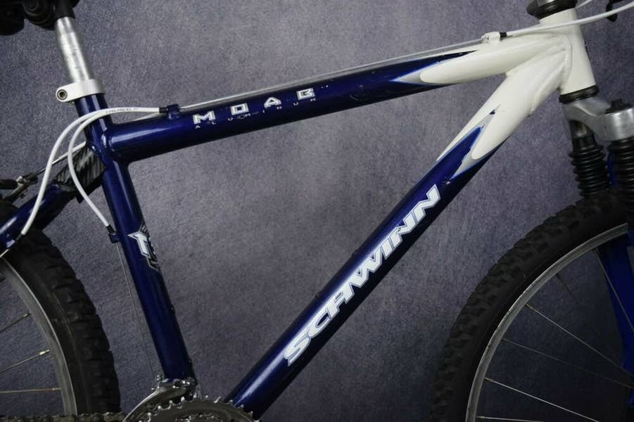 SCHWINN MOAB 3 MOUNTAIN BIKE 17.5