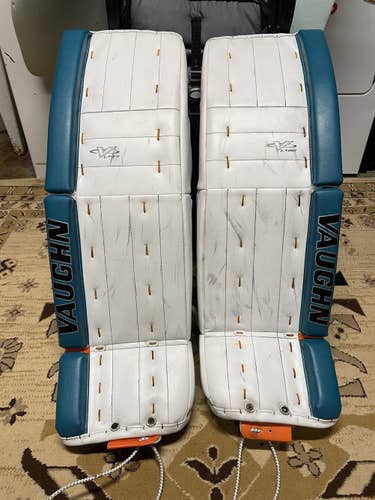 Vaughn Hockey Goalie Leg Pads (Martin Jones)