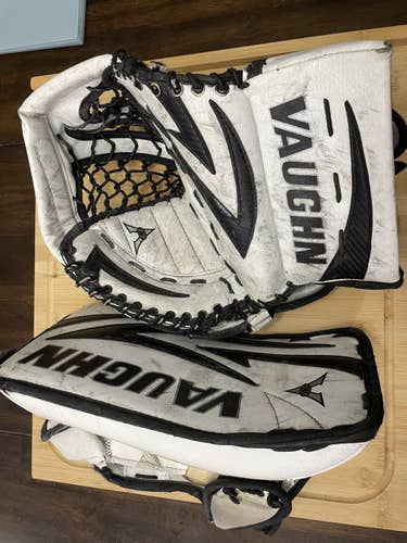 Intermediate Full Right Vaughn V5 Glove & Blocker