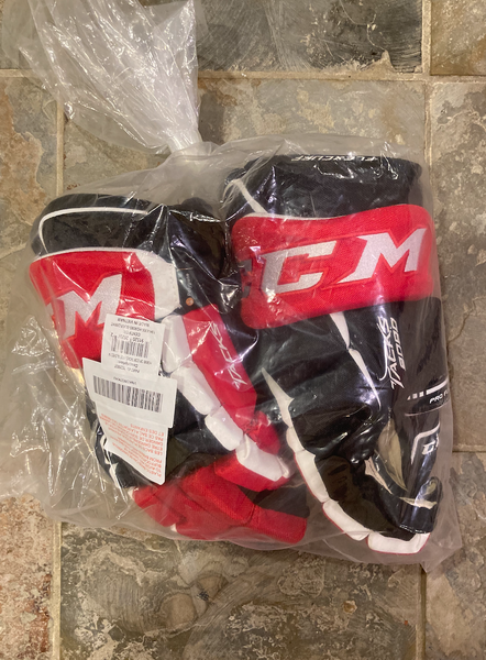 New Senior CCM Tacks 9080 Gloves 14"