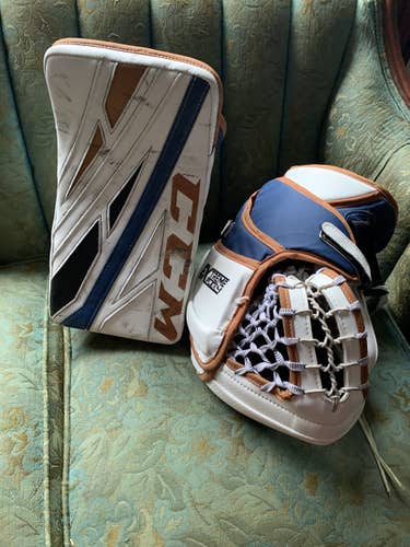 CCM EFLEX 4 Hockey Goalie Gloves & Blockers full right