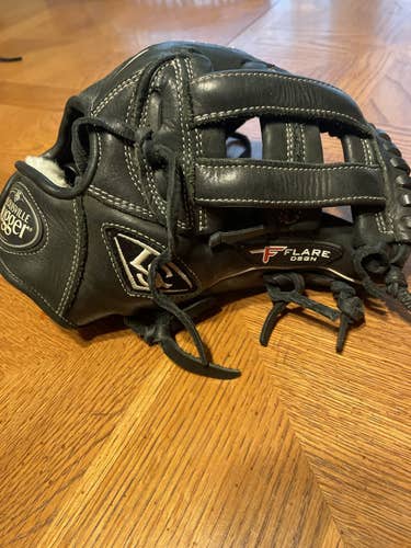 Black High School/College Infield 11.75" Pro Flare Baseball Glove