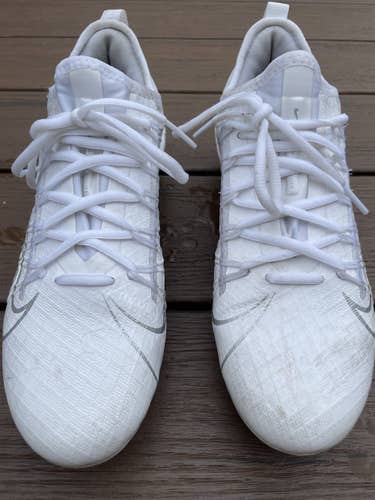 White Adult Used Men's Size 7.5 (Women's 8.5) Molded Cleats Nike Low Cut Huarache