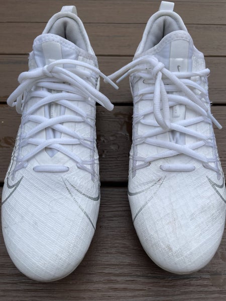 White Adult Used Men's Size 7.5 (Women's 8.5) Molded Cleats Nike Low Cut Huarache