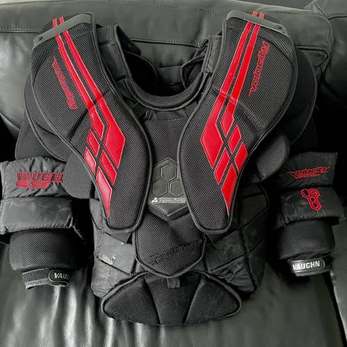 Vaughn VE8 Pro Carbon Goalie Chest Protector • Sr Large