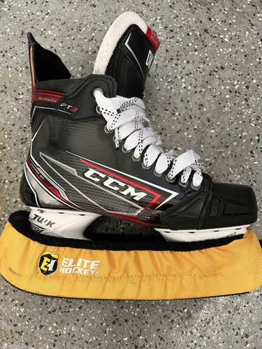 Senior CCM Regular Width Pro Stock Size 9 JetSpeed FT2 Hockey Skates