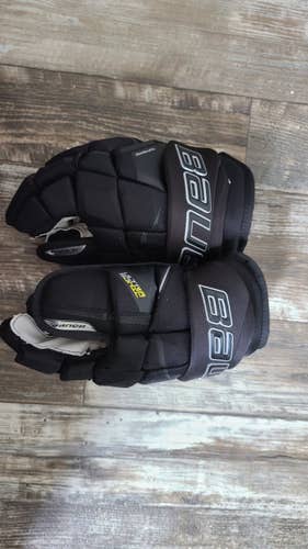 Black Used Senior Bauer Supreme Ultrasonic Gloves 13"