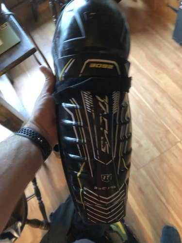 Used CCM Tacks Shin Pads size 13