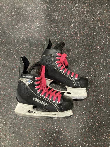 Senior Bauer Regular Width  Size 6 Supreme One05 Hockey Skates