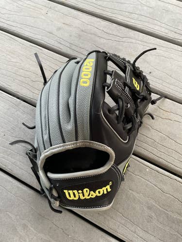 Used Wilson Right Hand Throw A2000 1786 Baseball Glove 11.5"