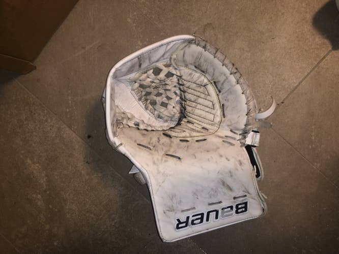 White Intermediate Used Bauer Regular Supreme S190