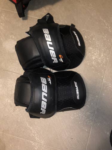 bauer goalie knee guards