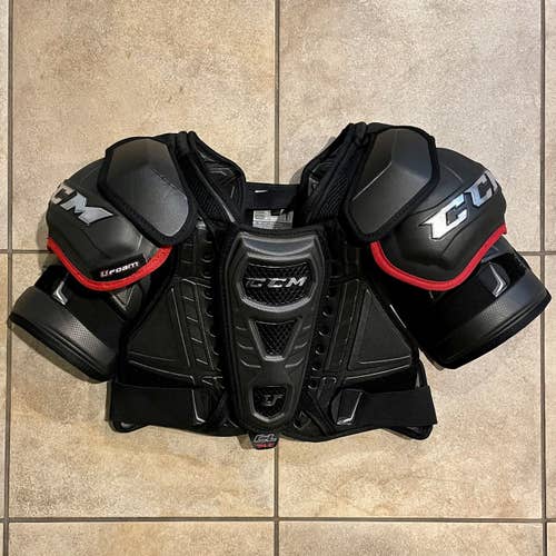 CCM U+ CL LE Shoulder Pads Sz M